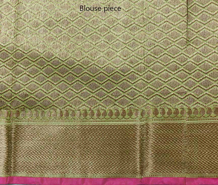 Green Silk Cotton Handwoven Banarasi saree with mini leaf motifs (4) blouse