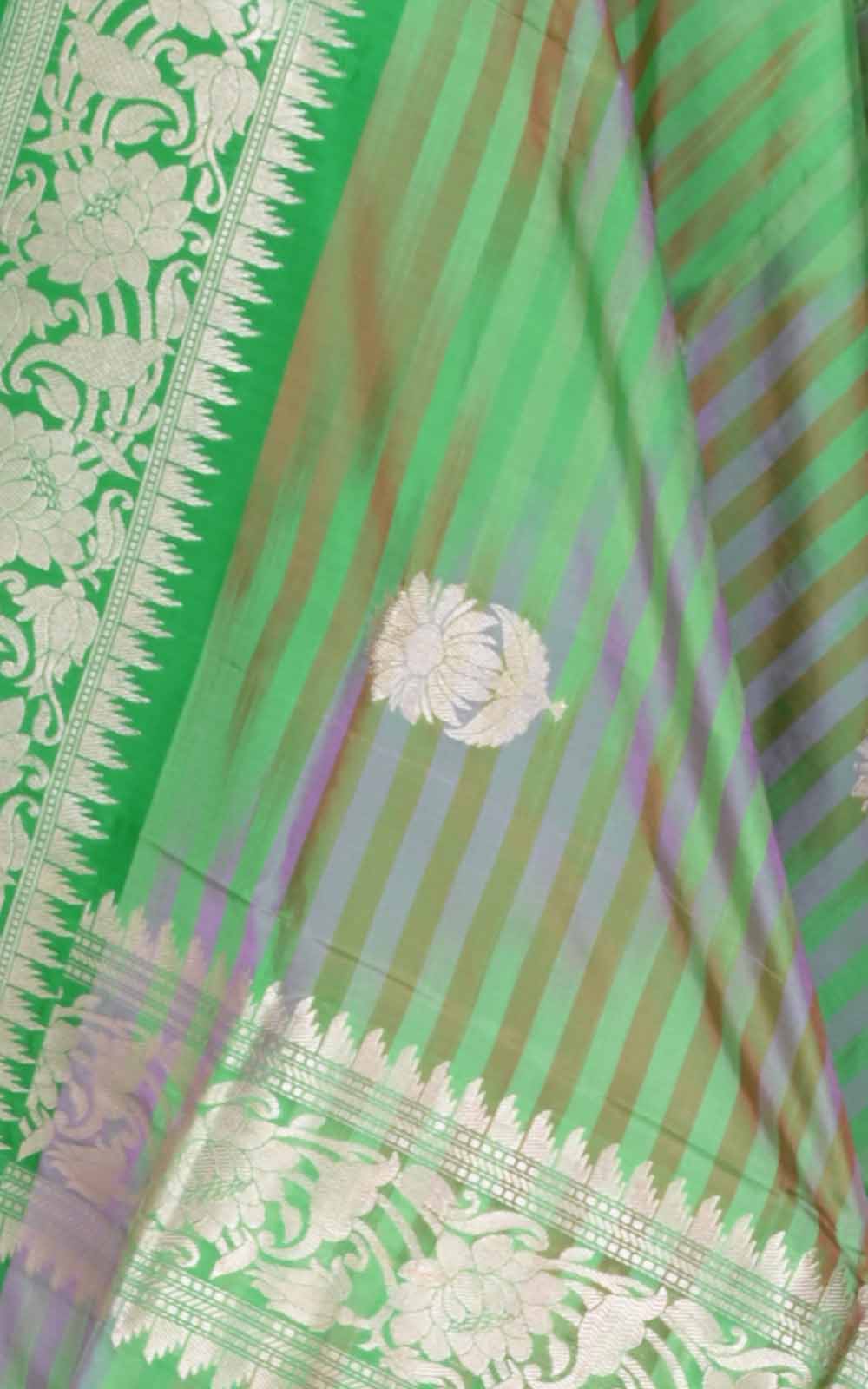 Green rainbow Katan silk handwoven Banarasi dupatta with flower buta (2) closeup