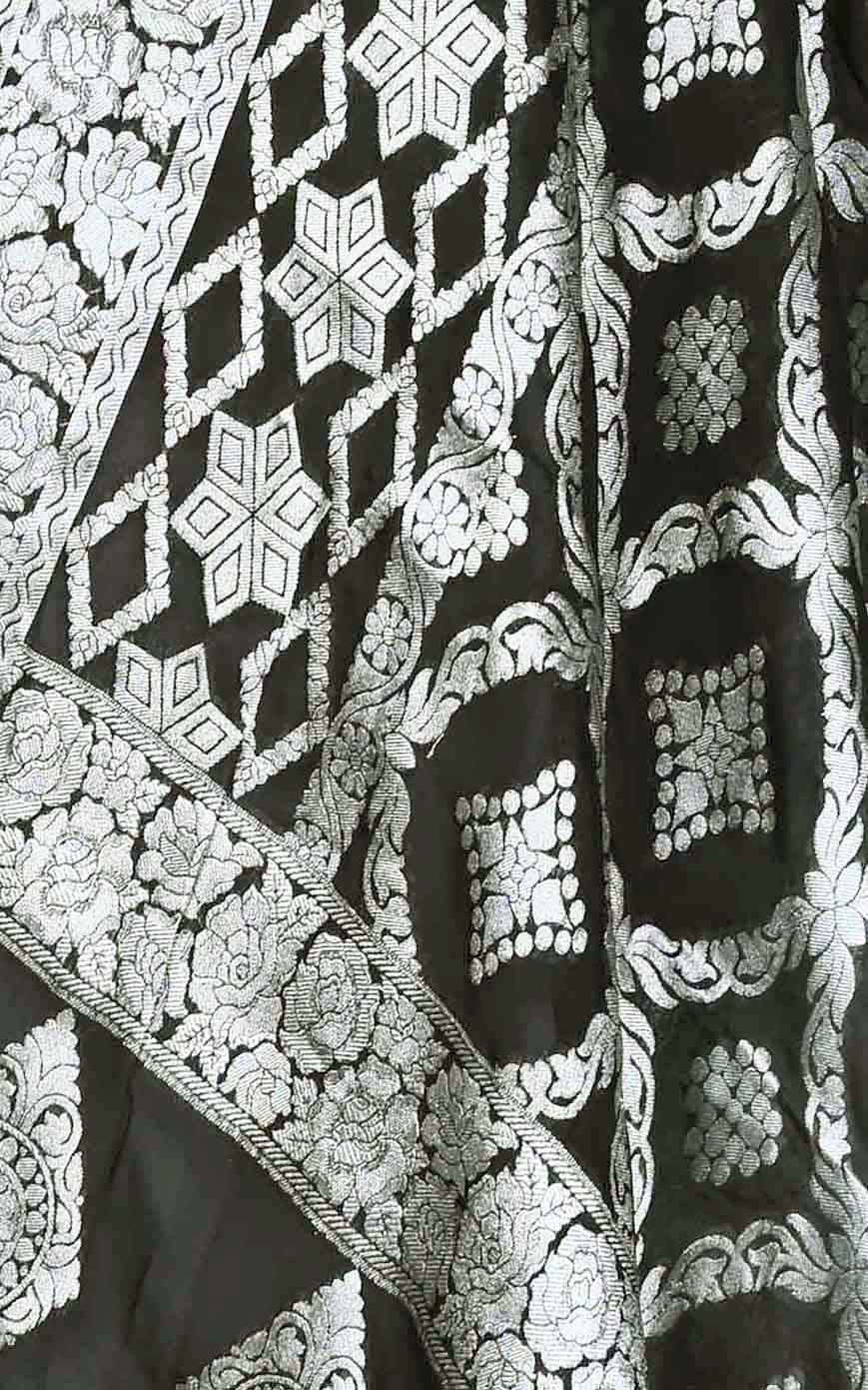 Grey Black shaded khaddi georgette Banarasi dupatta with geometrical jaal (2) Close up