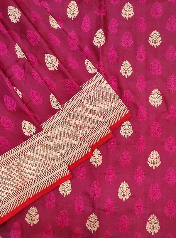 Magenta Katan silk handloom tanchoi Banarasi saree with mughal booti (2) close up