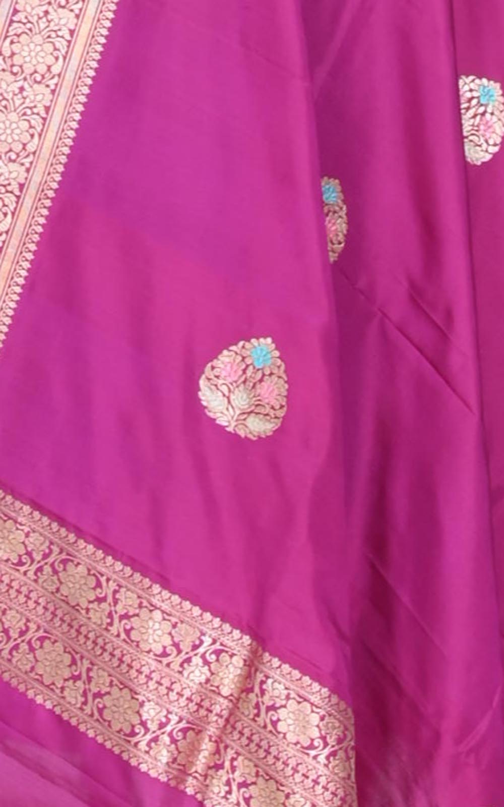 Magenta Katan silk handwoven Banarasi dupatta with leaf shape tilfi buta (2) closeup