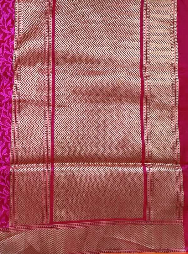 Magenta Red katan silk tanchoi Banarasi saree with kaduwa woven bird booti (4) anchal