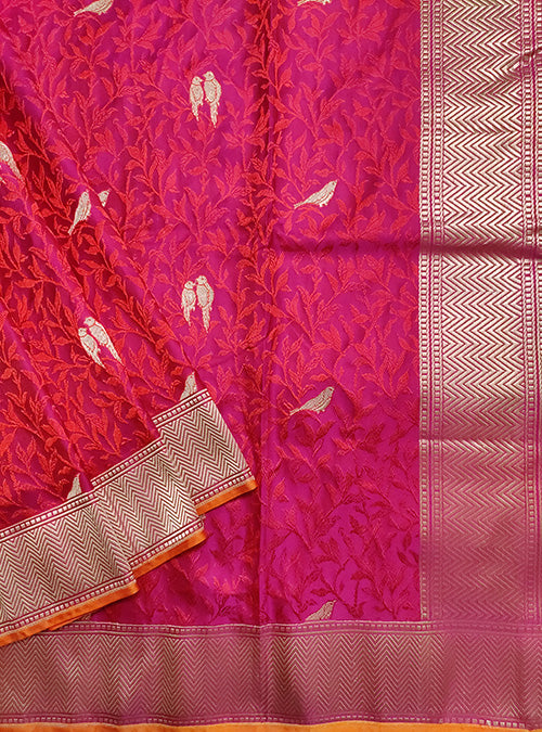 Magenta Katan silk handloom Banarasi saree with bird booti tanchoi jaal (2) Close up