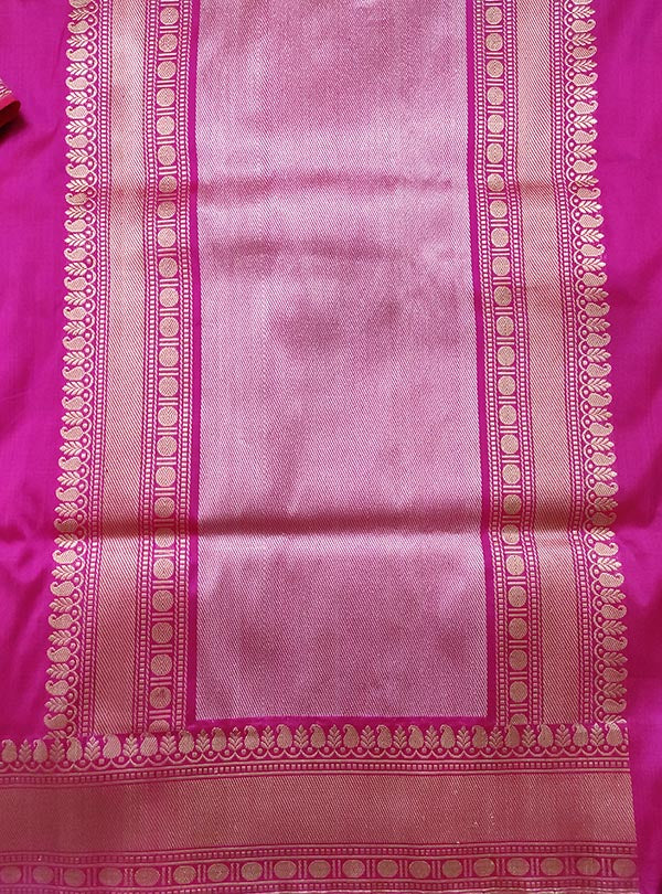 Magenta katan silk Banarasi saree with tulsi plant boota in sona rupa zari (4) anchal