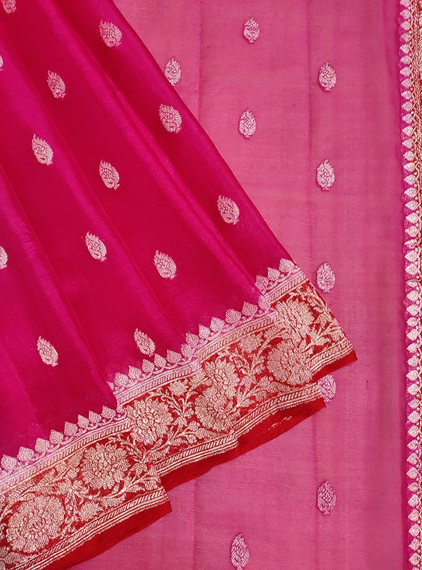 Magenta light weight chiffon handloom Banarasi saree with silver booti (2) close up
