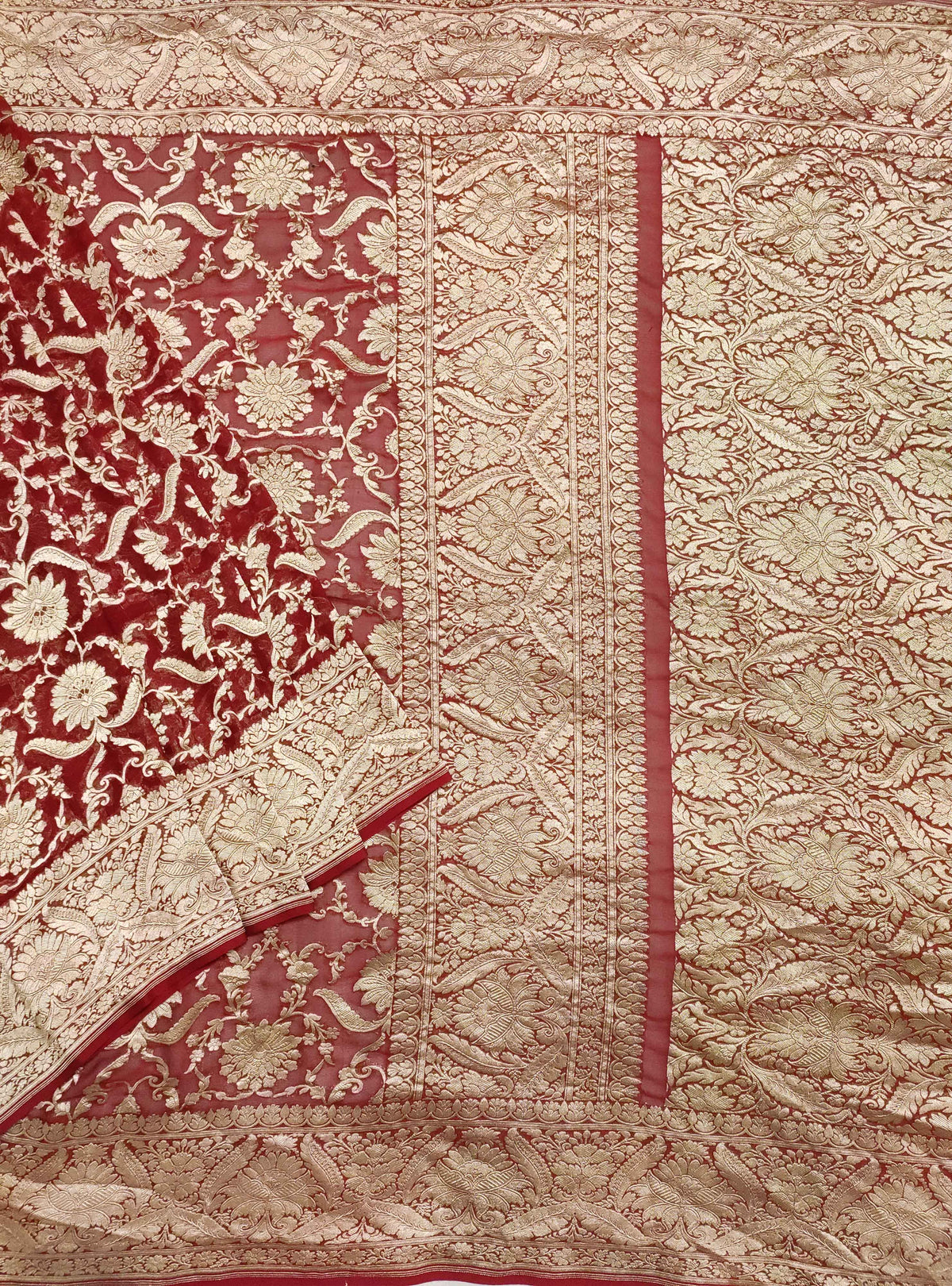 Maroon Khaddi georgette Handwoven Banarasi saree with asthetic jaal (2) Close up