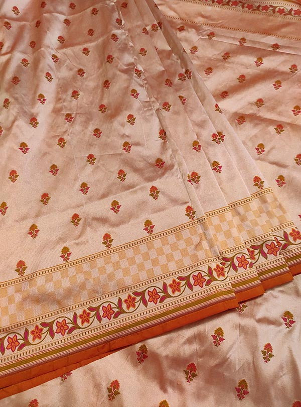 Peach Katan silk handloom Banarasi saree with mini flower booti (3) center