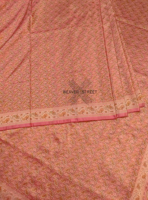 Pink Katan silk Handwoven Tanchoi Jamawar Banarasi saree with paisley jaal (4) Center