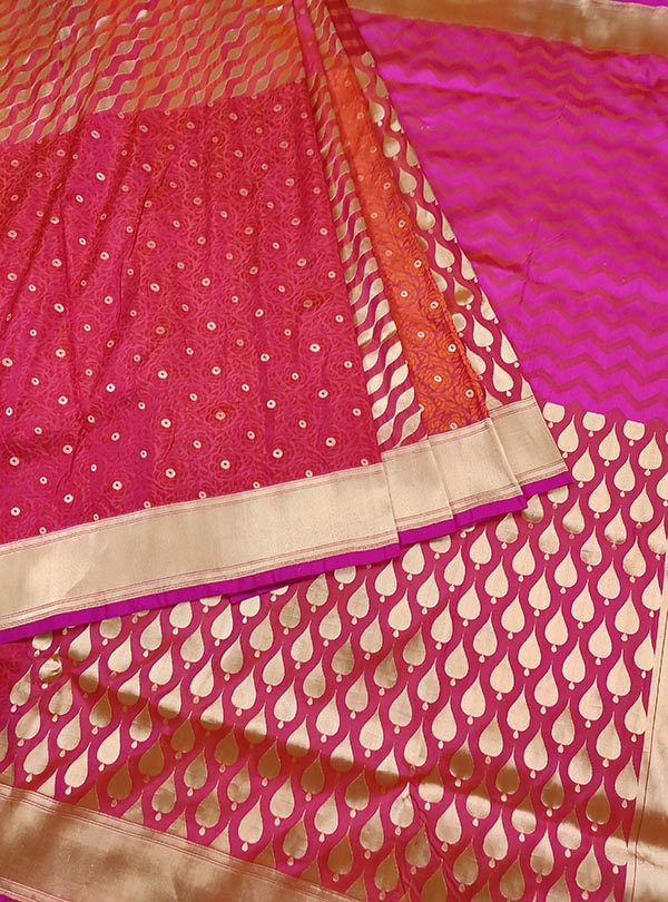 Pink katan silk handloom Banarasi saree with multiple patterns (3) Center