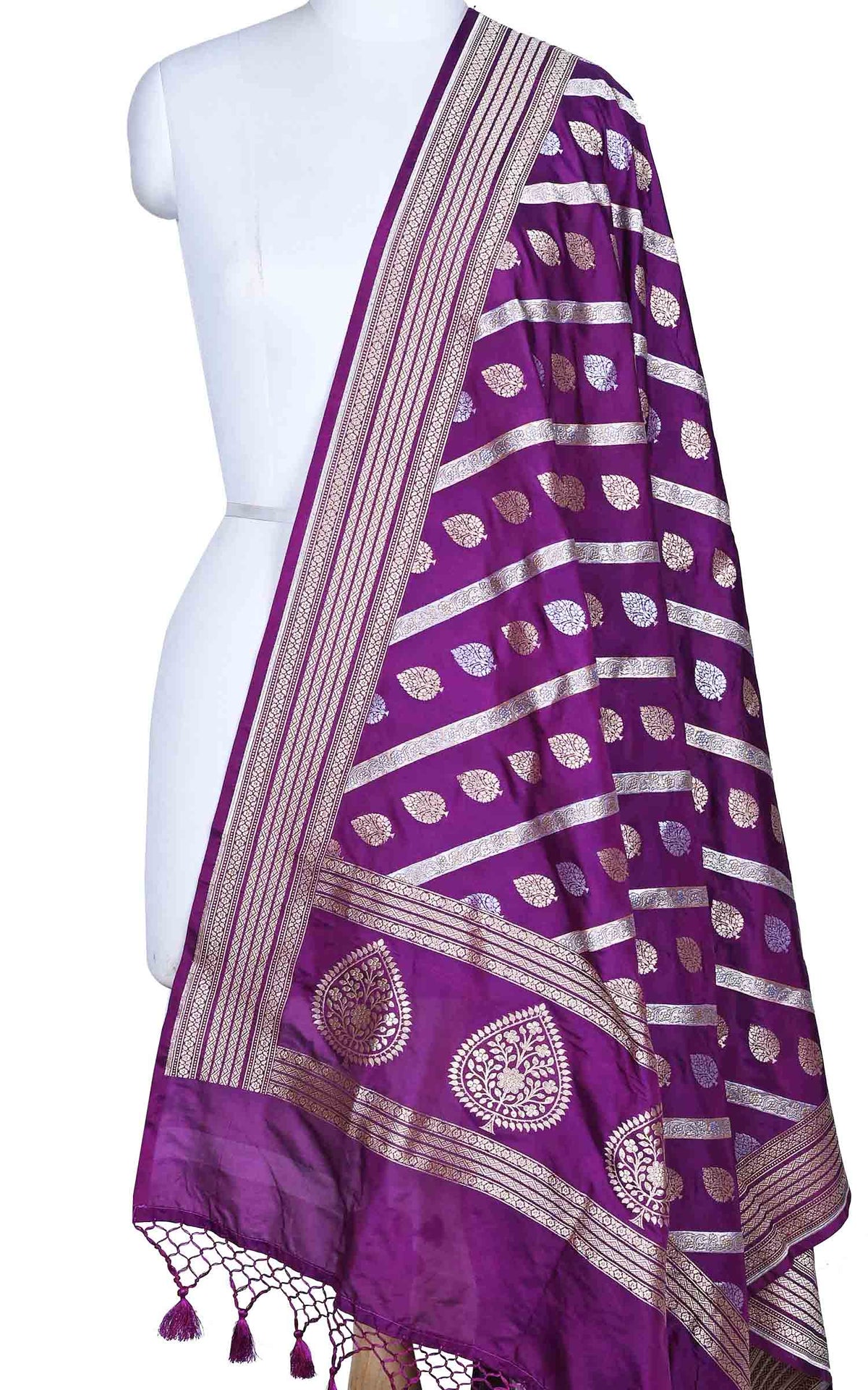 Purple katan silk Banarasi dupatta with diagonal leaf boota (1) Main