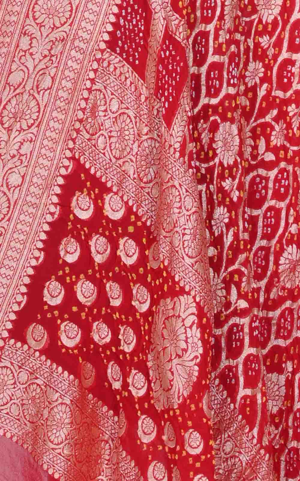 Red Khaddi georgette Bandhani dupatta with flower and ogee jaal (2) closeup