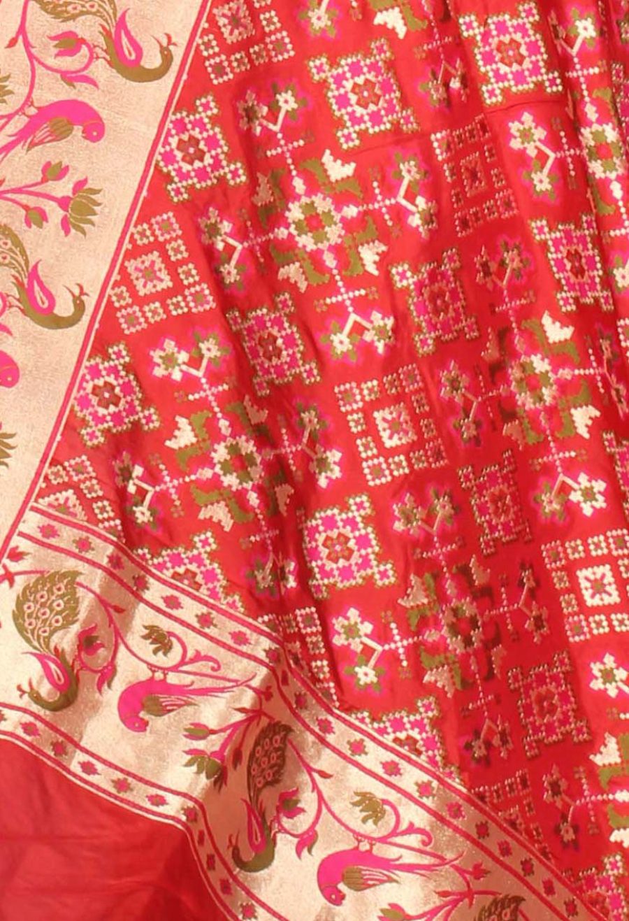 Red Katan Silk Handwoven Banarasi Dupatta with paithani border (2) Close up