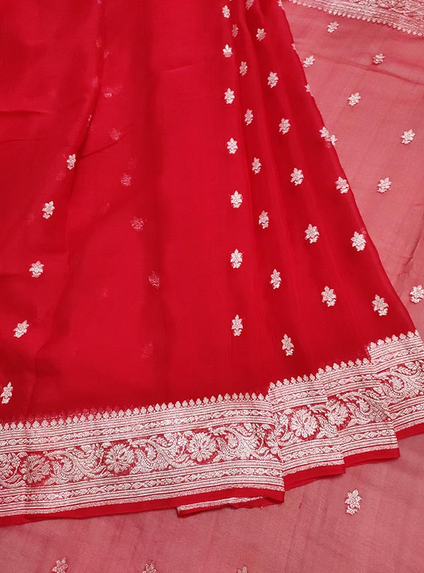 Red light weight chiffon handloom Banarasi saree with silver booti (3) center