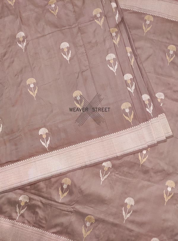 Rose grey katan silk handwoven Banarasi saree with alfi flower buta (4) Center