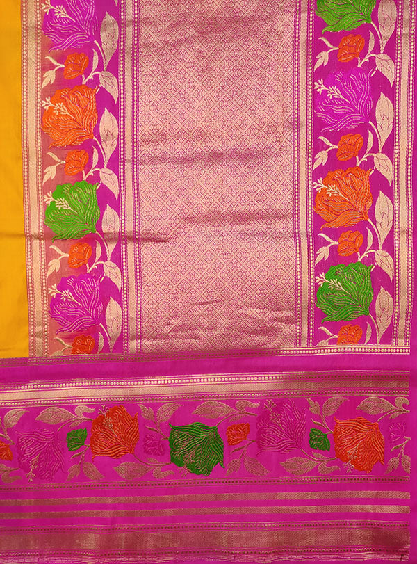 Yellow Katan silk Banarasi saree with kadwa lotus flower buta (5) pallu
