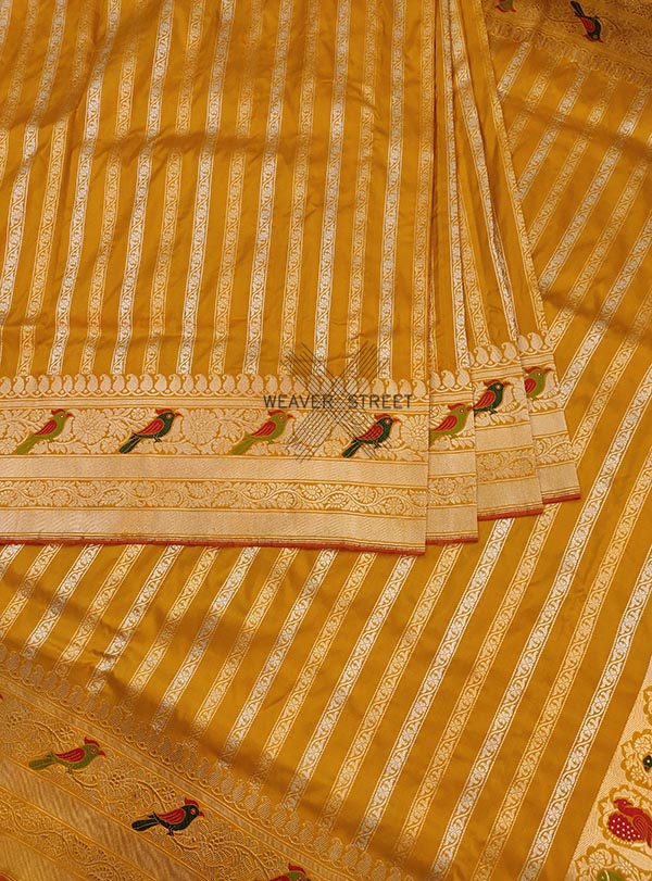 Yellow katan silk handwoven Banarasi saree with meenedar bird border and pallu (4) Center