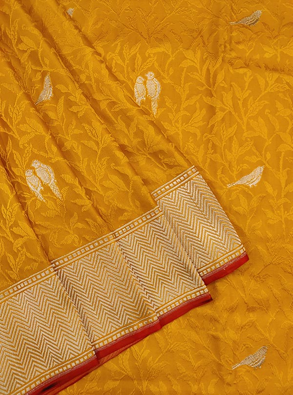 Yellow katan silk tanchoi Banarasi saree with kaduwa woven bird booti (2) close up